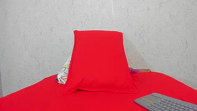 Snapshot of scarlett646 chatting on 10-17-25, 03:10 scarlett646 online show from 10-17-25, 03:10