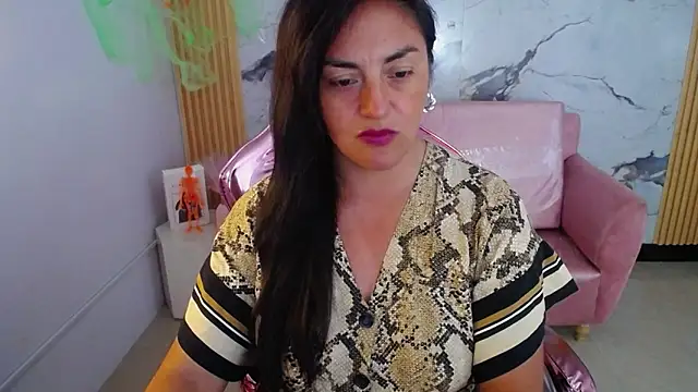 Snapshot of tamara_ch1 chatting on 10-15-25, 02:55 tamara ch1 online show from 10-15-25, 02:55