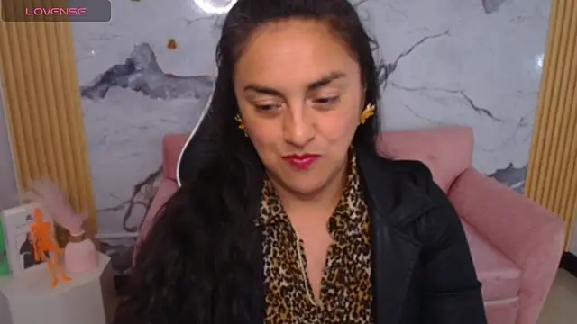 Snapshot of tamara_ch1 chatting on 10-21-25, 03:29 tamara ch1 online show from 10-21-25, 03:29