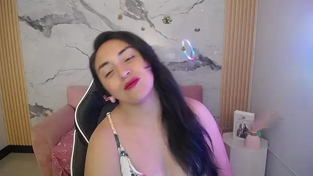 Snapshot of tamara_ch1 chatting on 11-06-25, 03:18 tamara ch1 online show from 11-06-25, 03:18