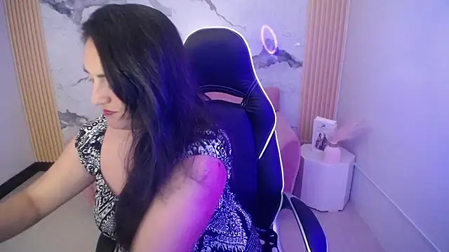 Snapshot of tamara_ch1 chatting on 11-11-25, 03:39 tamara ch1 online show from 11-11-25, 03:39