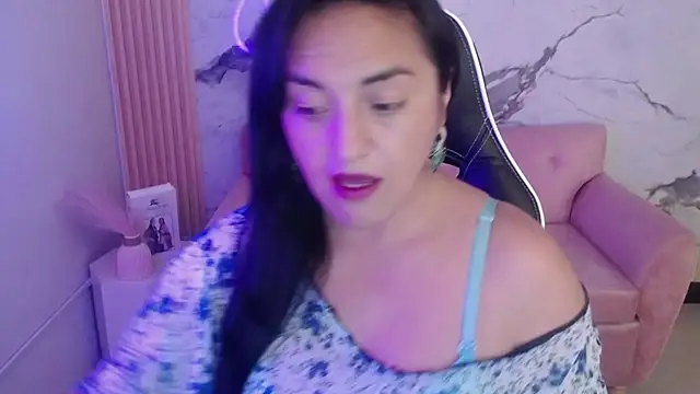 Snapshot of tamara_ch1 chatting on 11-13-25, 03:05 tamara ch1 online show from 11-13-25, 03:05