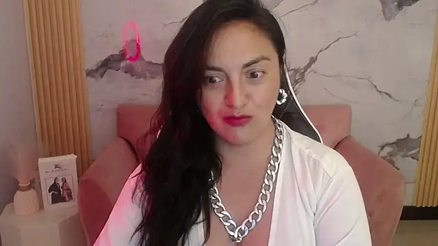 Snapshot of tamara_ch1 chatting on 11-18-25, 03:34 tamara ch1 online show from 11-18-25, 03:34