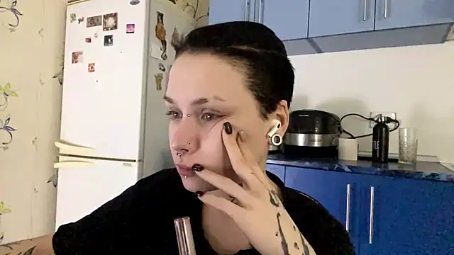 CandaceBlaze online show from 11-04-25, 08:08