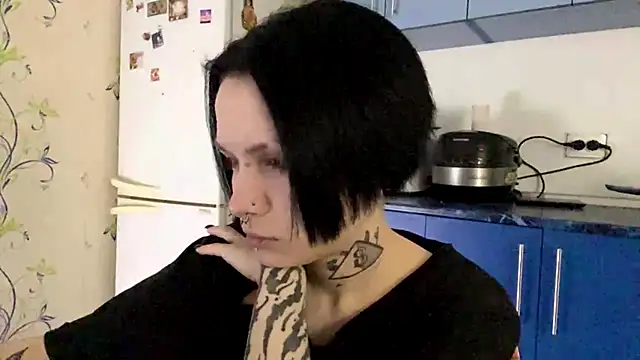 CandaceBlaze online show from 11-06-25, 08:21