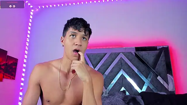 Robertmiller21 online show from 09-19-25, 04:36