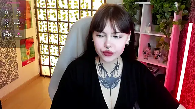 Snapshot of Morana_Batt chatting on 10-23-25, 02:22 Morana Batt online show from 10-23-25, 02:22