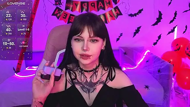 Snapshot of Morana_Batt chatting on 10-28-25, 02:26 Morana Batt online show from 10-28-25, 02:26