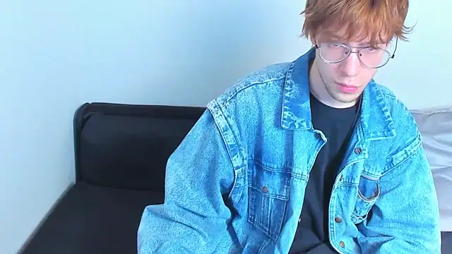 Snapshot of JasperWilson chatting on 10-02-25, 04:14 JasperWilson online show from 10-02-25, 04:14