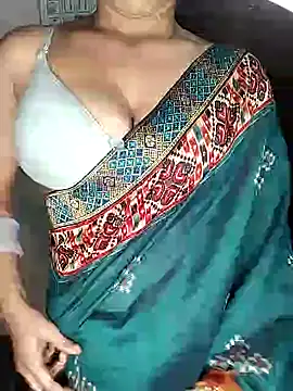 Snapshot of Savita2310 chatting on 11-21-25, 06:06 Savita2310 online show from 11-21-25, 06:06