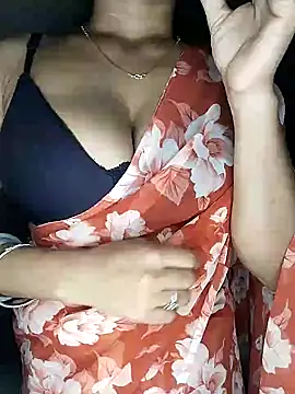 Snapshot of Savita2310 chatting on 11-24-25, 12:21 Savita2310 online show from 11-24-25, 12:21