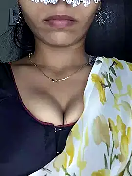 Snapshot of Savita2310 chatting on 12-02-25, 05:41 Savita2310 online show from 12-02-25, 05:41