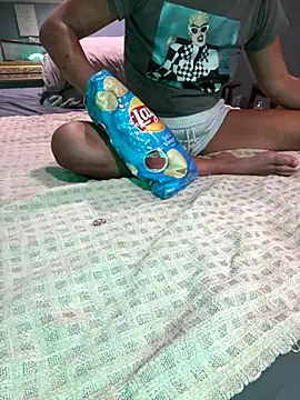 Snapshot of Stretchmeslowly chatting on 09-18-25, 05:53 Stretchmeslowly online show from 09-18-25, 05:53