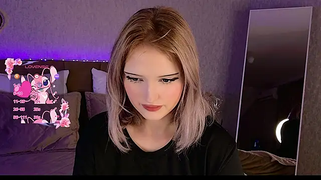 EsmeMayhem online show from 10-02-25, 04:19