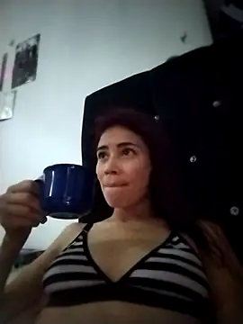 dulcelatin21 online show from 11-15-25, 04:03