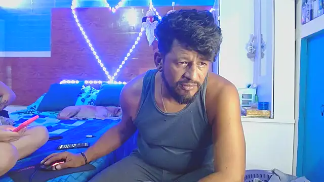 dulcelatin21 online show from 01-15-26, 11:30