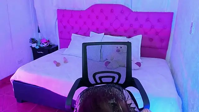 Sweet Temptatiion  online show from 09-26-25, 12:20