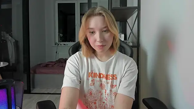 Snapshot of Agatha_May chatting on 11-15-25, 05:20 Agatha May online show from 11-15-25, 05:20