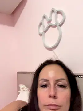 Snapshot of nightingale27 chatting on 11-29-25, 10:13 nightingale27 online show from 11-29-25, 10:13