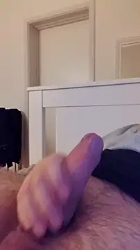 NewJoiner online show from 12-14-25, 04:01