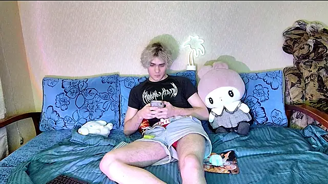 Snapshot of kazzu_daw chatting on 01-14-26, 04:18 kazzu daw online show from 01-14-26, 04:18