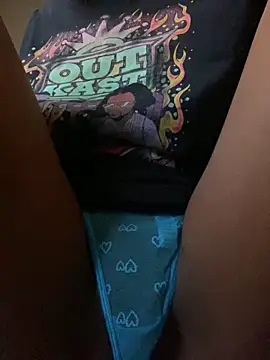 Snapshot of conniesweetz chatting on 02-05-26, 05:17 conniesweetz online show from 02-05-26, 05:17