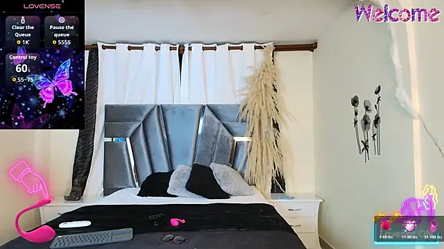 MiniLove 01 online show from 10-20-25, 12:05