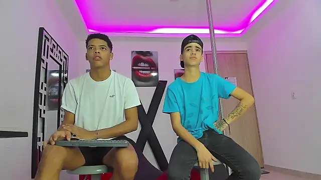 PRETTY FEM online show from 10-13-25, 01:22