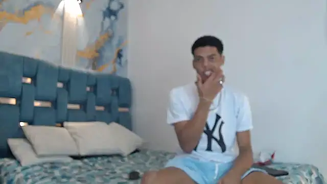 PRETTY FEM online show from 01-08-26, 01:19