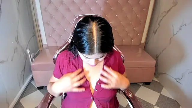 Snapshot of Victoria_b_ chatting on 10-16-25, 07:59 Victoria b online show from 10-16-25, 07:59