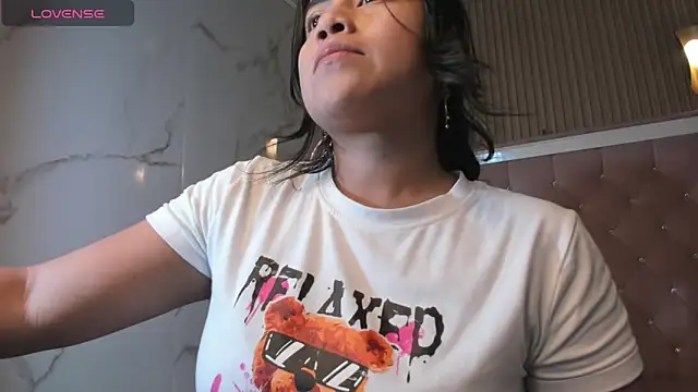 Snapshot of Victoria_b_ chatting on 10-18-25, 08:09 Victoria b online show from 10-18-25, 08:09