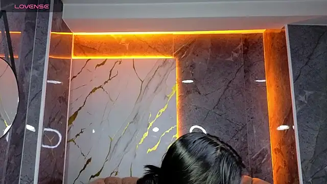 Snapshot of Victoria_b_ chatting on 10-27-25, 07:51 Victoria b online show from 10-27-25, 07:51