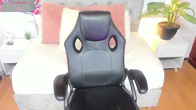 celeste contreras online show from 10-14-25, 05:36