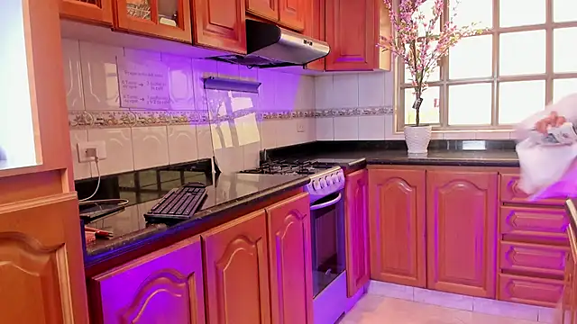 celeste contreras online show from 11-15-25, 01:40