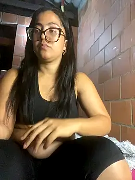 Snapshot of Jessyivonne chatting on 09-19-25, 03:08 Jessyivonne online show from 09-19-25, 03:08