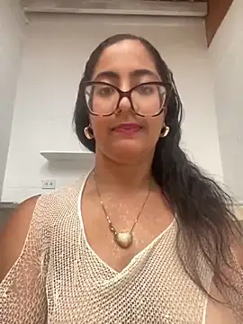 Snapshot of Jessyivonne chatting on 10-17-25, 01:57 Jessyivonne online show from 10-17-25, 01:57