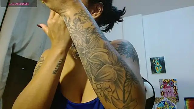 Divinejewel444 online show from 10-08-25, 08:12