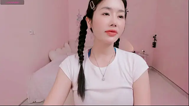 strawberry-ni online show from 09-19-25, 04:58