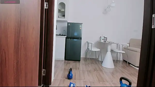 strawberry-ni online show from 10-19-25, 10:16