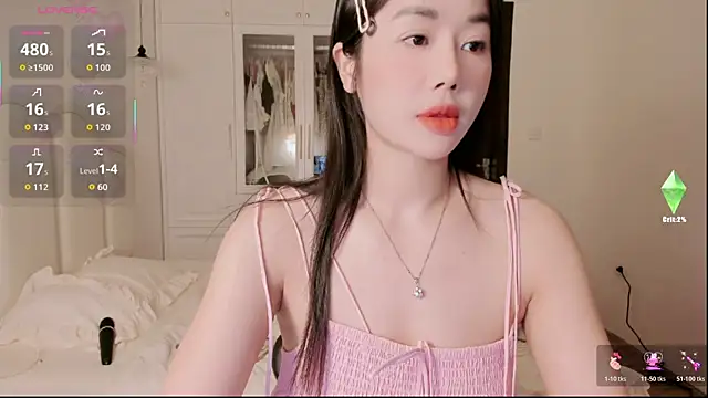 strawberry-ni online show from 10-20-25, 11:21