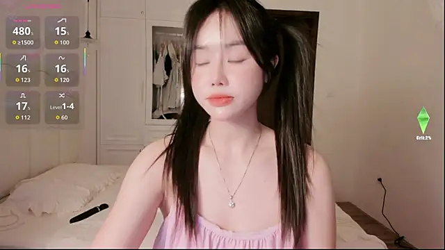 strawberry-ni online show from 10-21-25, 10:05