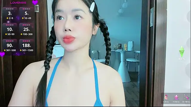 strawberry-ni online show from 11-10-25, 04:55