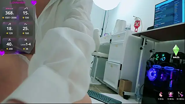 strawberry-ni online show from 11-19-25, 04:40