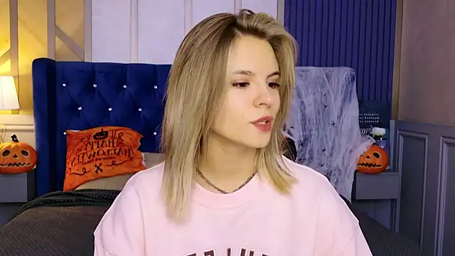 KiaraRolls online show from 10-18-25, 09:04