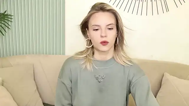 KiaraRolls online show from 11-12-25, 10:04