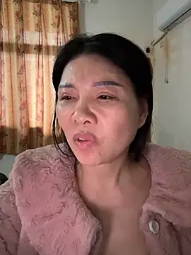 xiiuuff18 online show from 03-04-26, 12:05