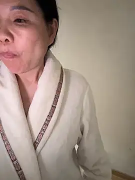 xiiuuff18 online show from 04-06-26, 11:27