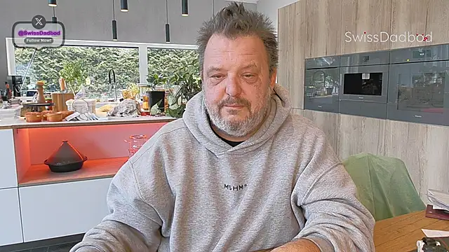 Snapshot of SwissDadbod chatting on 12-19-25, 03:08 SwissDadbod online show from 12-19-25, 03:08