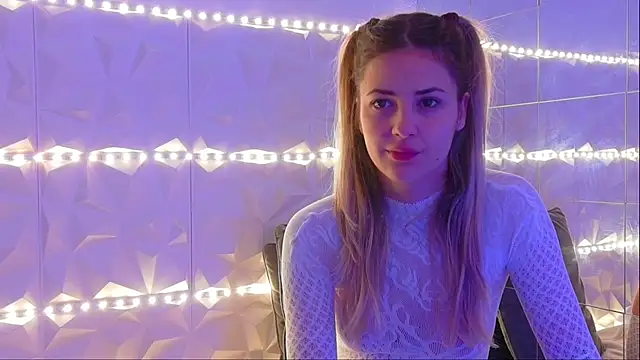 Snapshot of Aishha_ chatting on 10-27-25, 06:06 Aishha online show from 10-27-25, 06:06