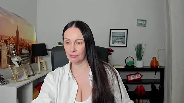 Velvet Jasmine online show from 10-08-25, 05:27